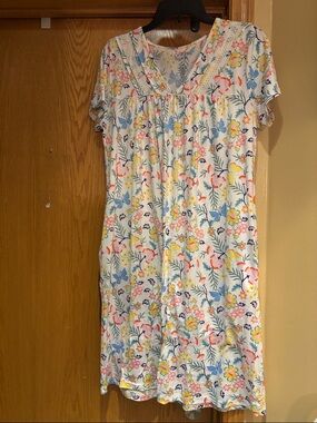 Croft & Barrow, white short sleeve nightgown, small